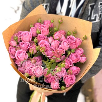 19 пионовидных кустовых роз