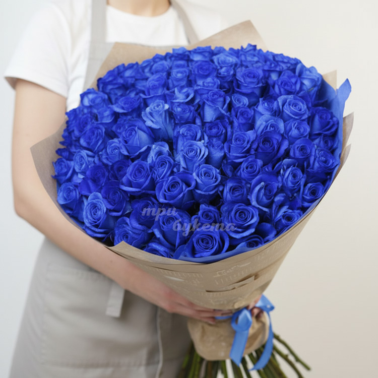 Букет из 101 синей розы в крафте