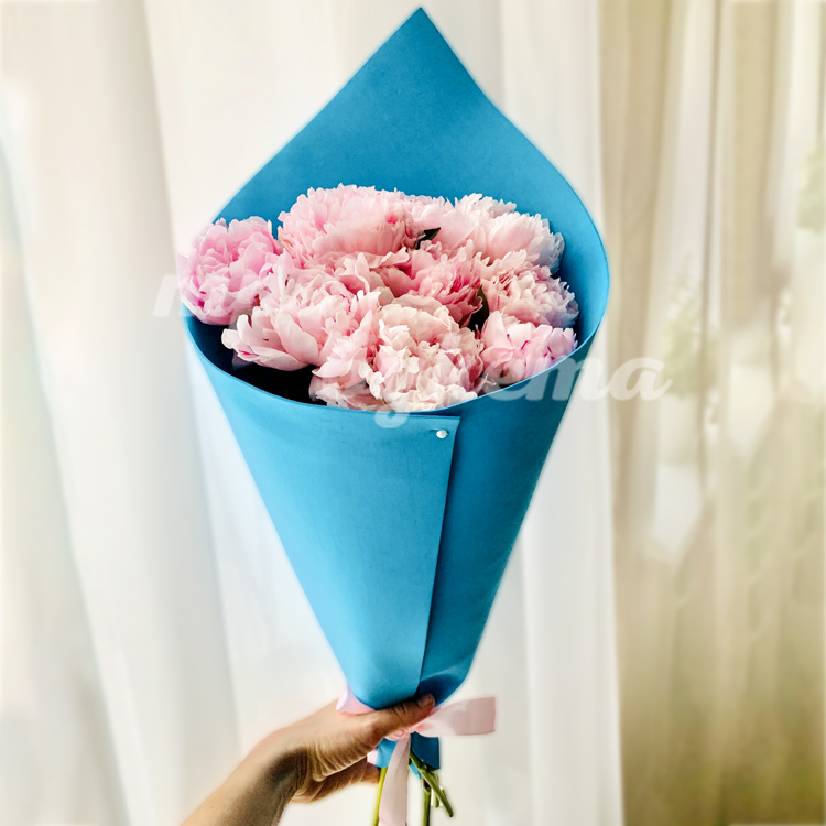 9 пионов в Premium упаковке Тиффани