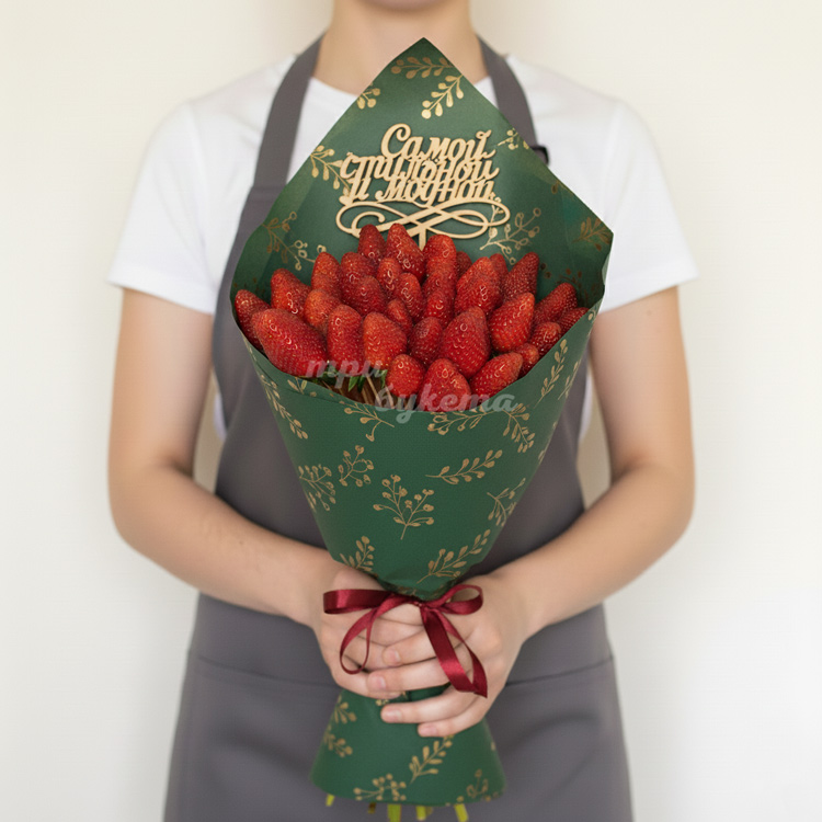 Букет на День Валентина из клубники