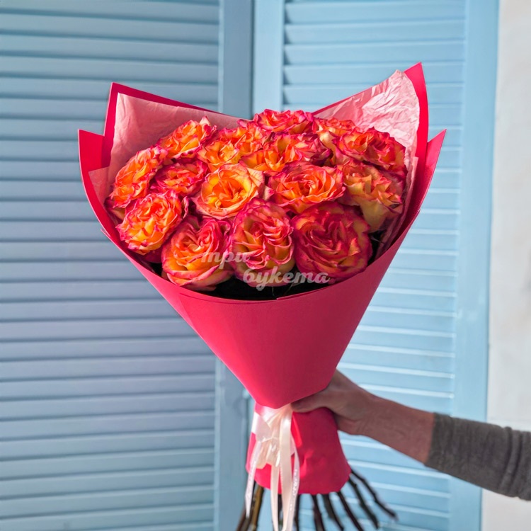 Букет из 15 оранжевых эквадорских роз